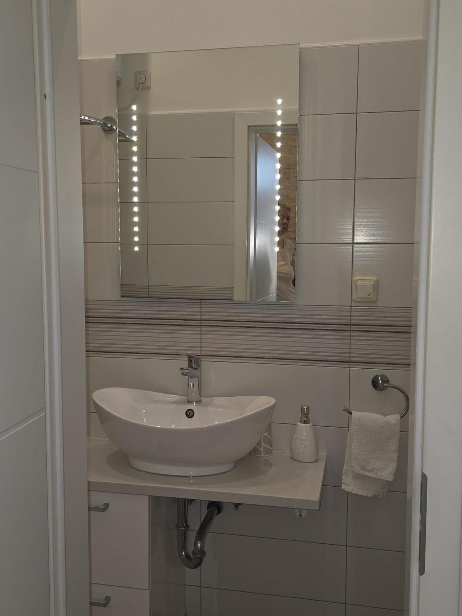 Apartment Sandra 2+2 *** Crikvenica Exterior photo