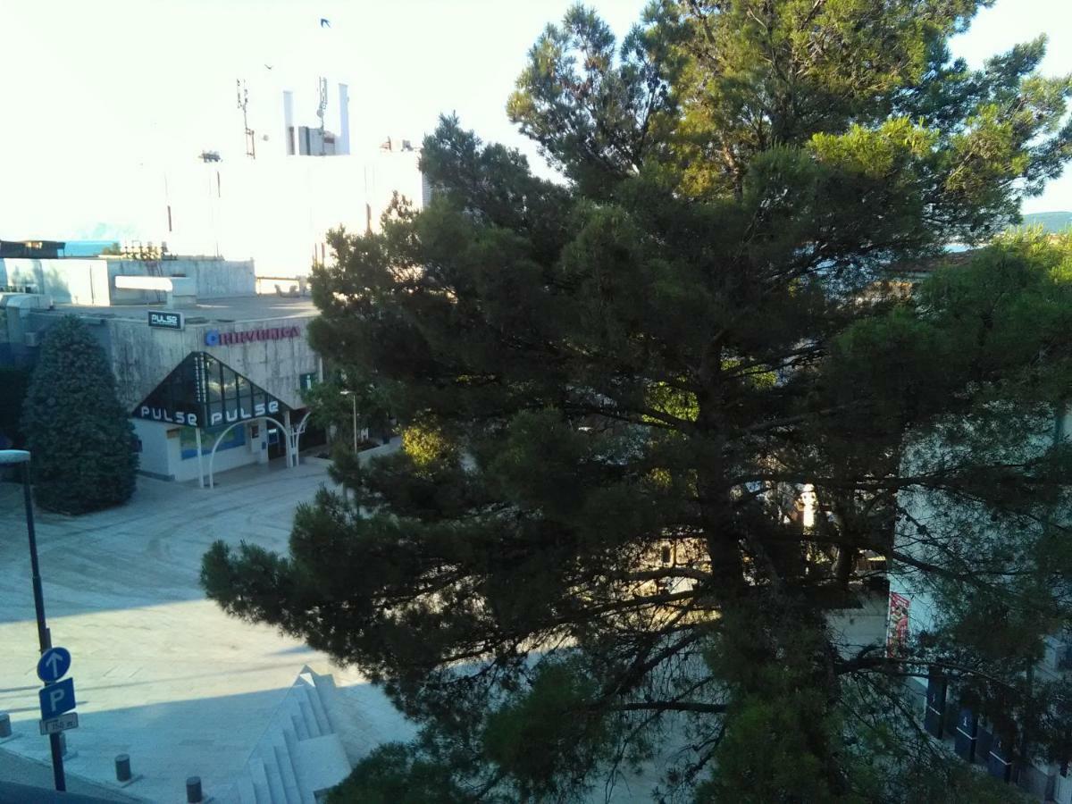 Apartment Sandra 2+2 *** Crikvenica Exterior photo
