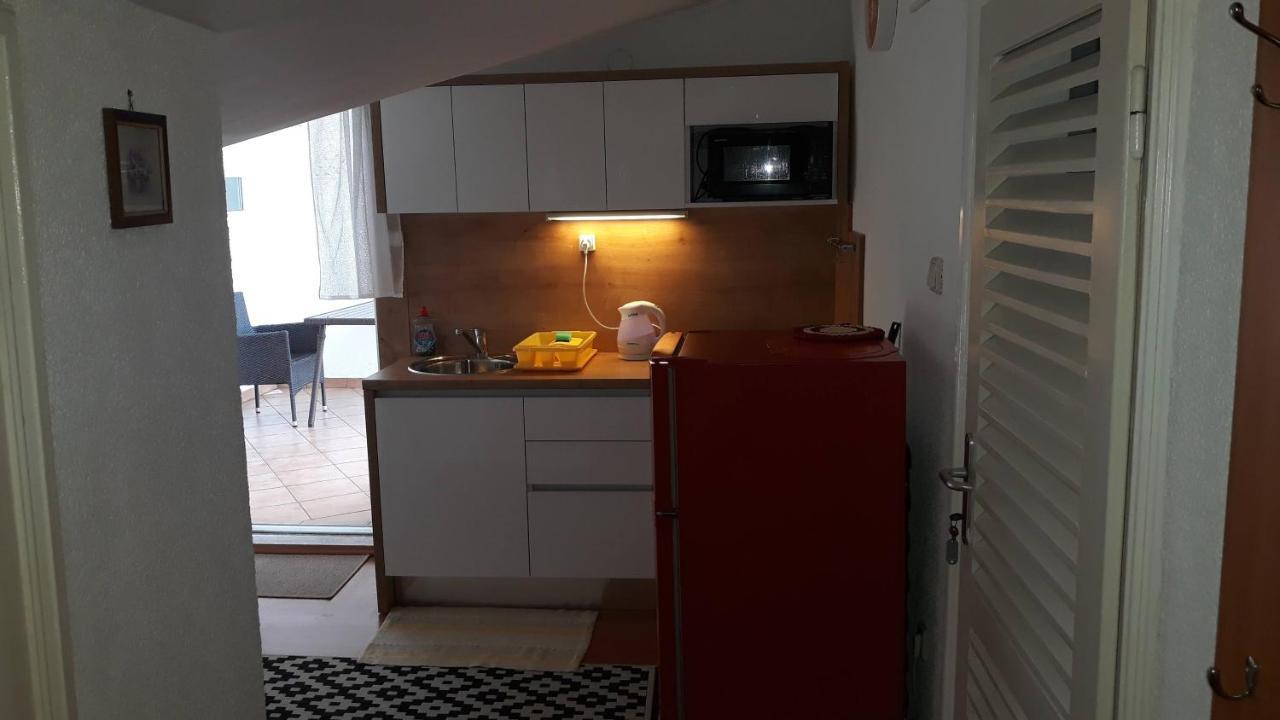 Apartment Sandra 2+2 *** Crikvenica Exterior photo